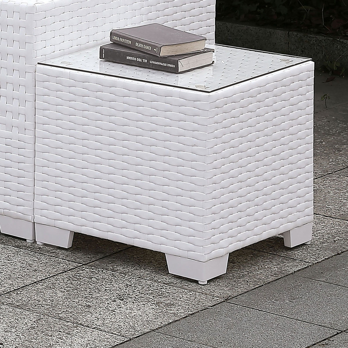 Somani - End Table - White - Premium End Tables from Furniture of America - Just $212.50! Shop now at brett interiors