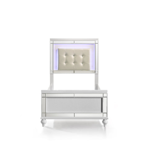 Valentino - Bed - Premium Upholstered Beds from New Classic - Just $772.50! Shop now at brett interiors