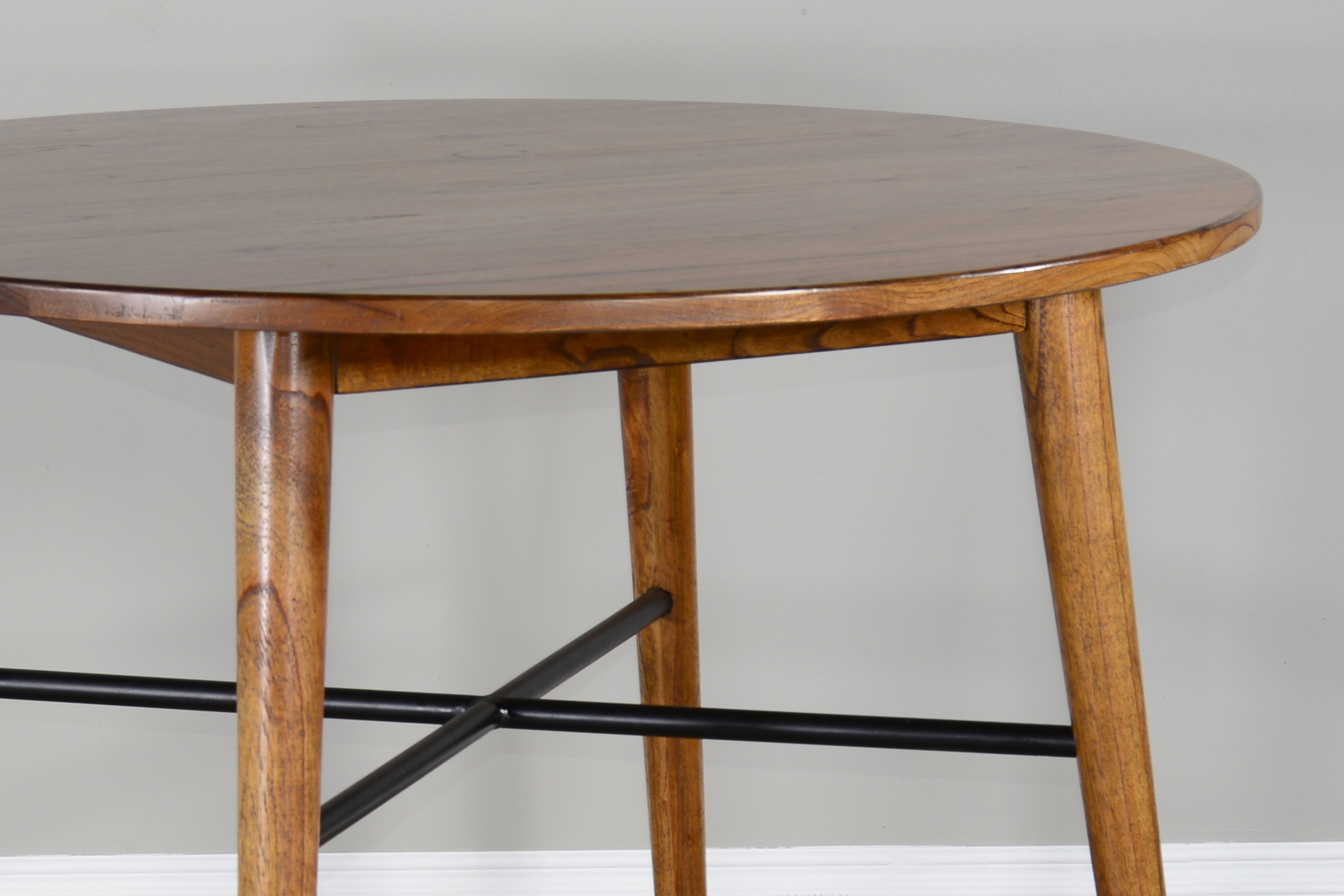 American Modern - Round Table - Premium Dining Tables from Sunny Designs - Just $677! Shop now at brett interiors